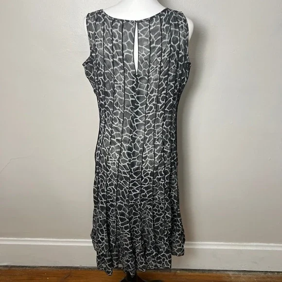 Sandra Darren Midi Dress Animal Print Pleated Sleeveless Casual Size 10 - Picture 4 of 7